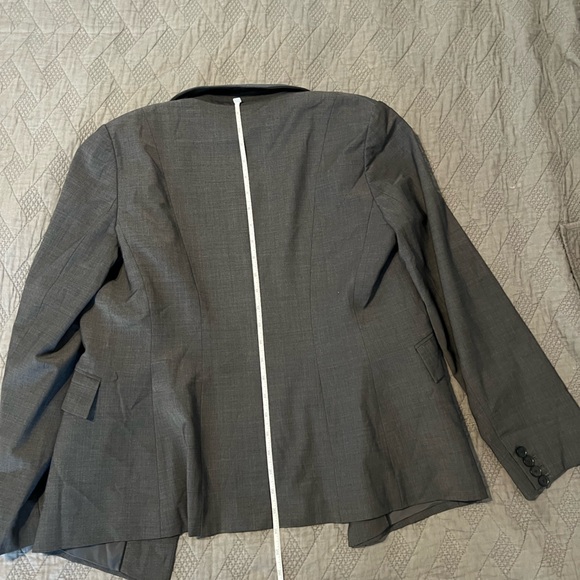 Ann Taylor women’s size 10 charcoal grey blazer - Picture 5 of 5